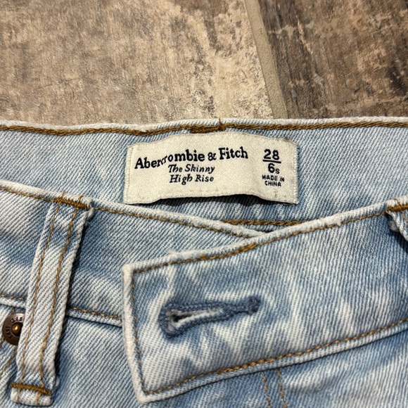 A&F Skinny High Rise - Picture 6 of 6